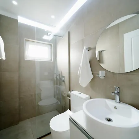 Cityview Penthouse With Private Veranda *