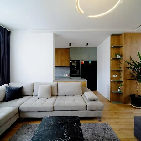 Cityview Penthouse With Private Veranda *