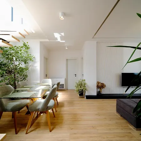 Cityview Penthouse With Private Veranda Apartment