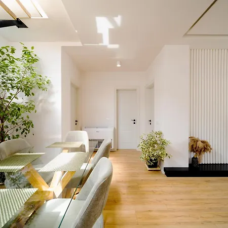 Cityview Penthouse With Private Veranda Apartment *