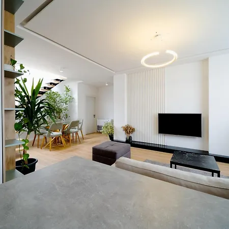 Cityview Penthouse With Private Veranda Apartment *