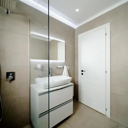 Cityview Penthouse With Private Veranda Apartment *