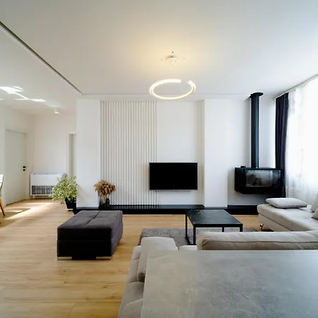 Cityview Penthouse With Private Veranda Apartment